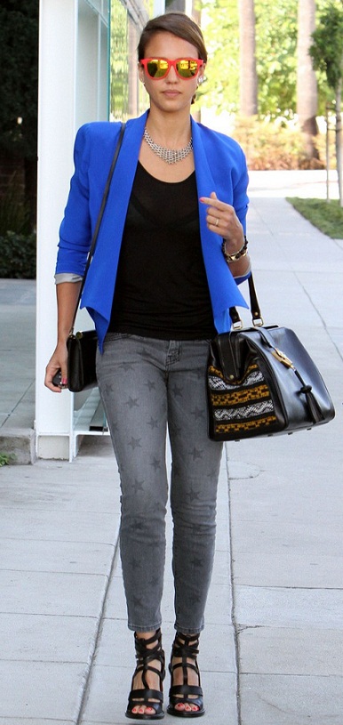 Jessica Alba's Outing With Two Handbags